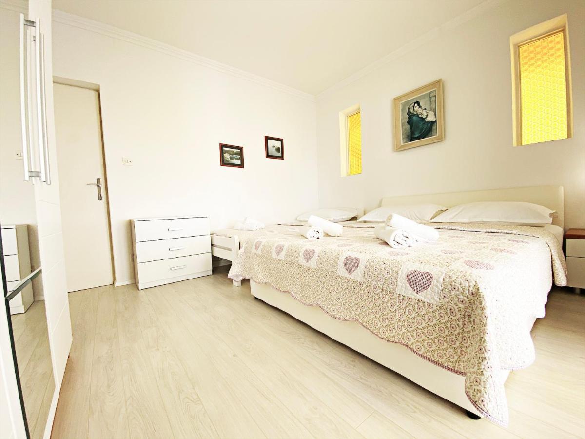 Apartments And Rooms Katarina Zivogosce Exterior photo